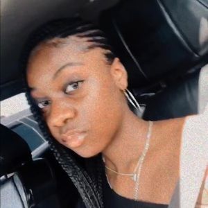 Meet your Posher, Alisha